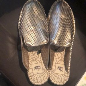 Size 11 gold espadrille shoes